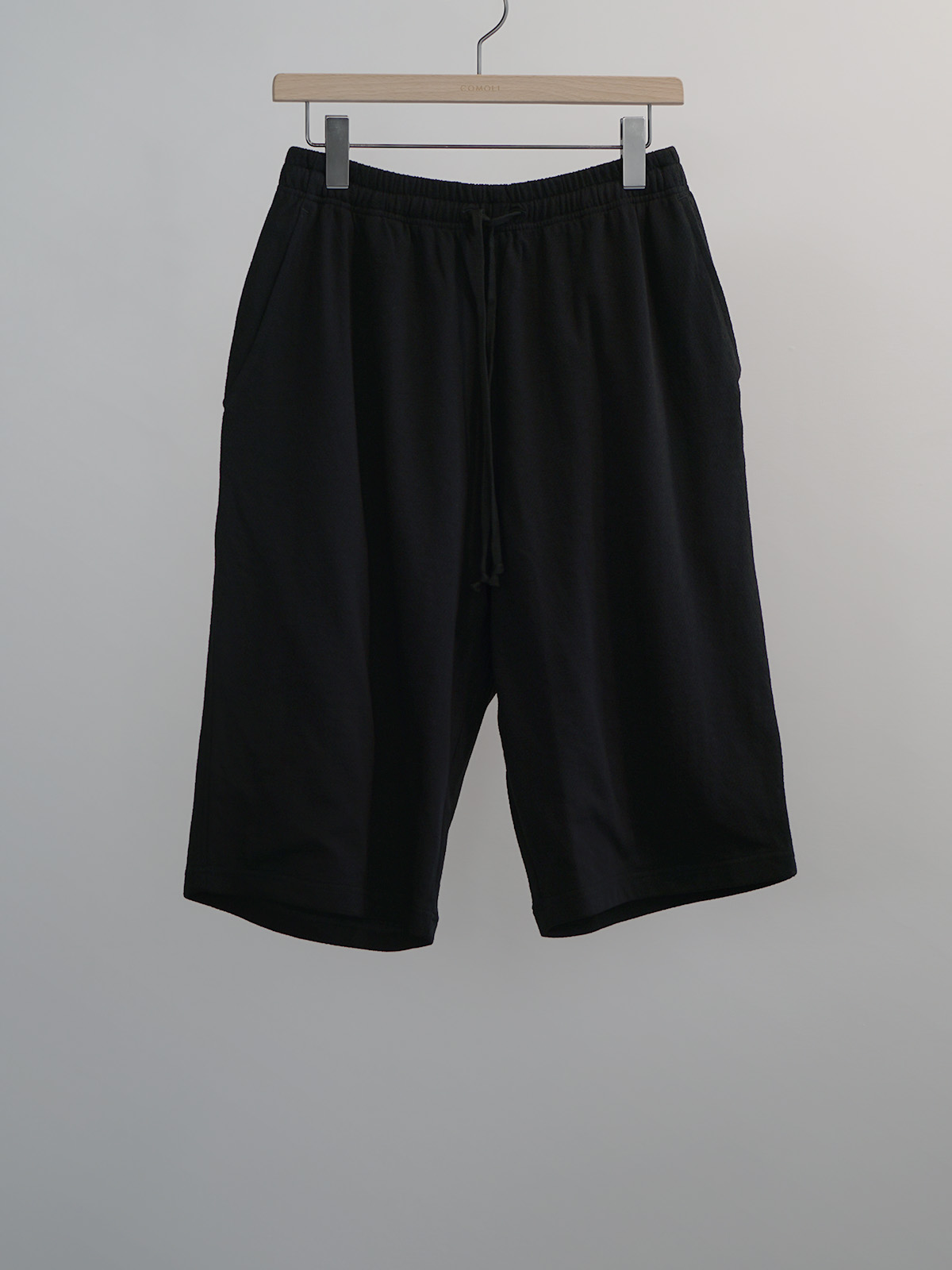 【極美品】COMOLI LW COTTON トップス+ショーツ セット 3 極美品】COMOLI LW COTTON トップス+ショーツ セット 3 - メルカリ