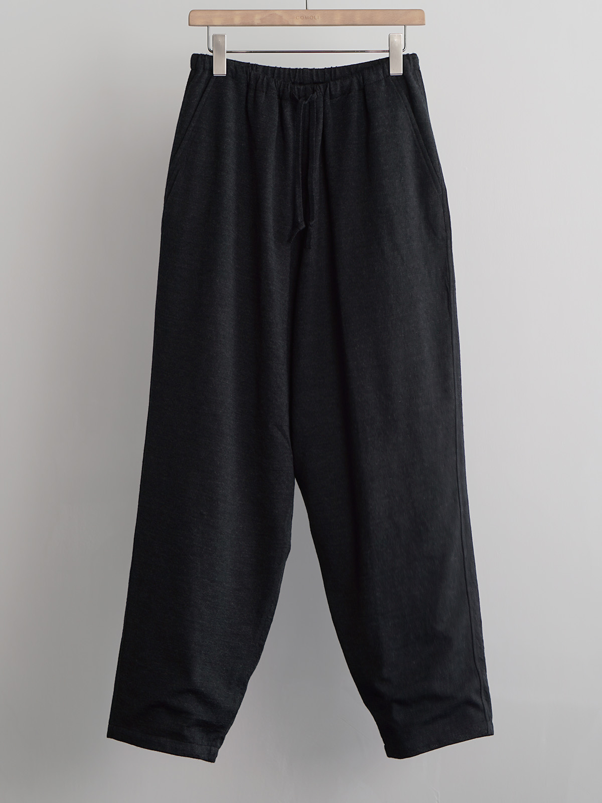 wool_knit_tapered_pants_c1.jpg