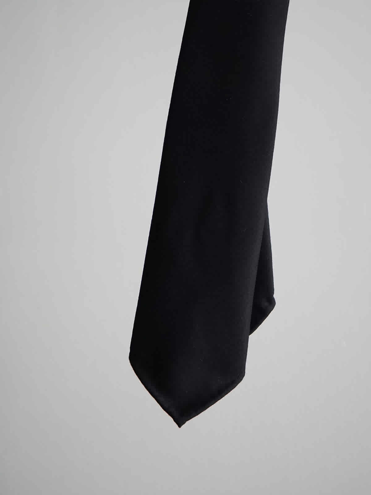 black formal tie c3