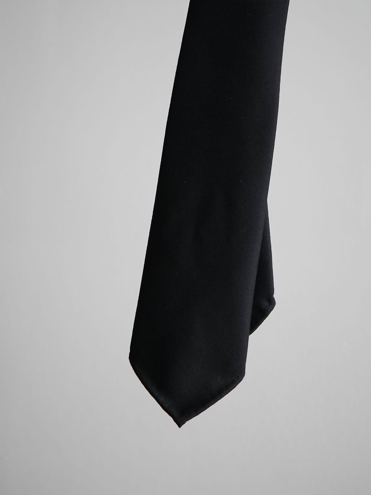 black formal tie c3
