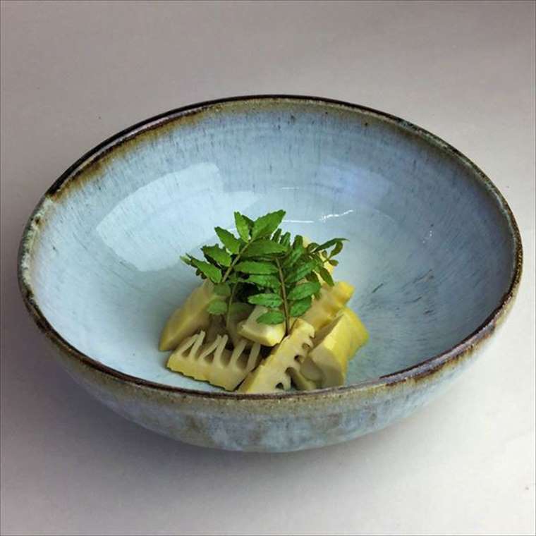 藁灰釉の鉢