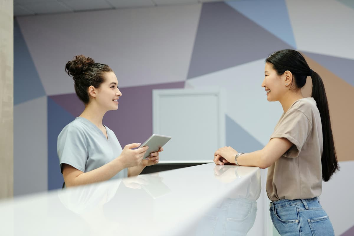 How To Become A Medical Receptionist