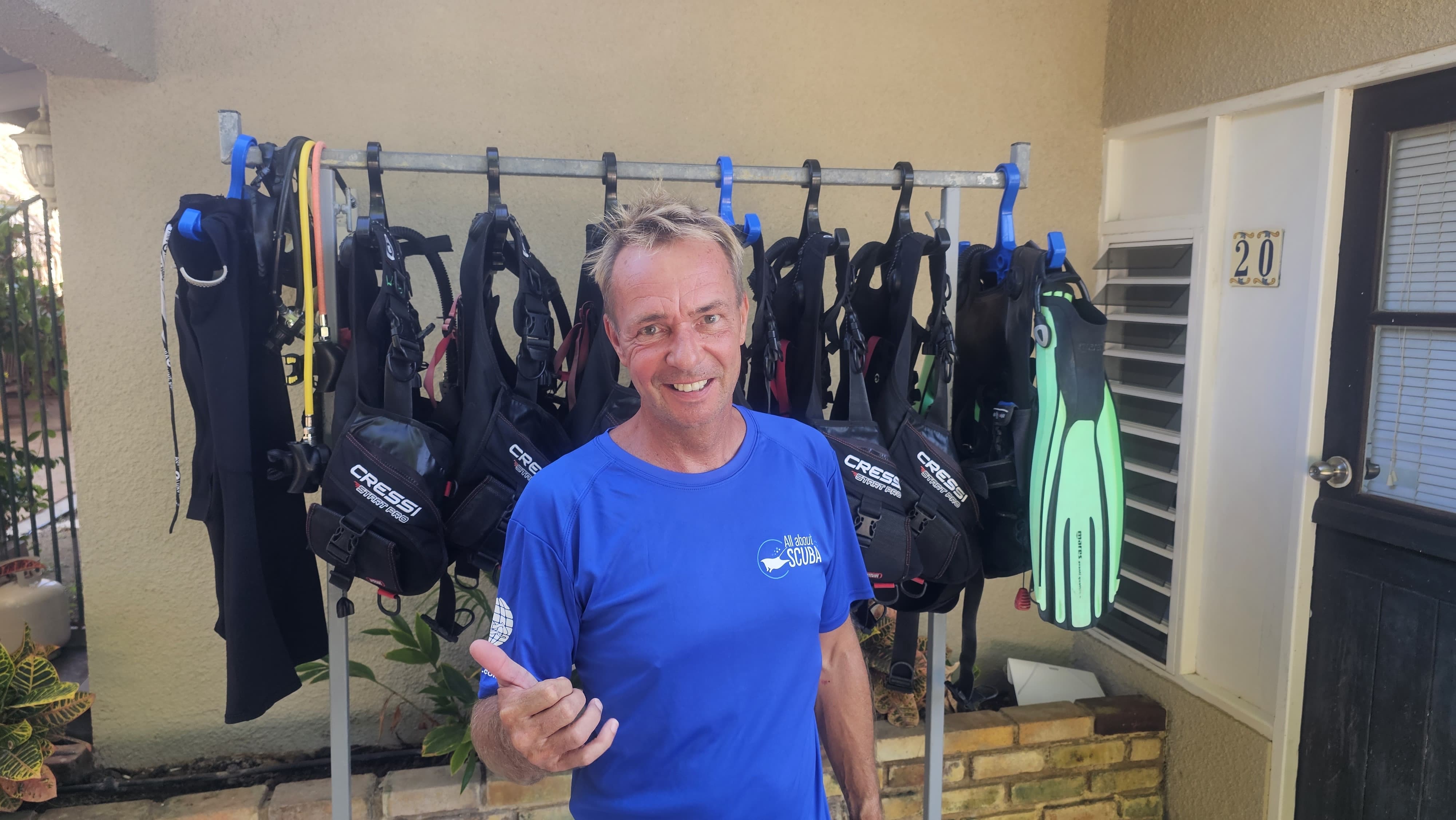 All about scuba (2)