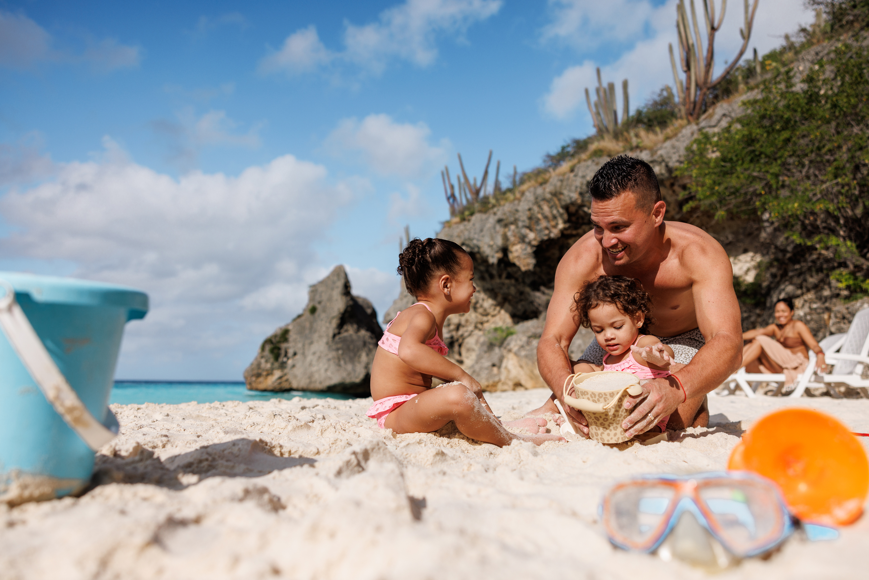 Familie op strand curacao