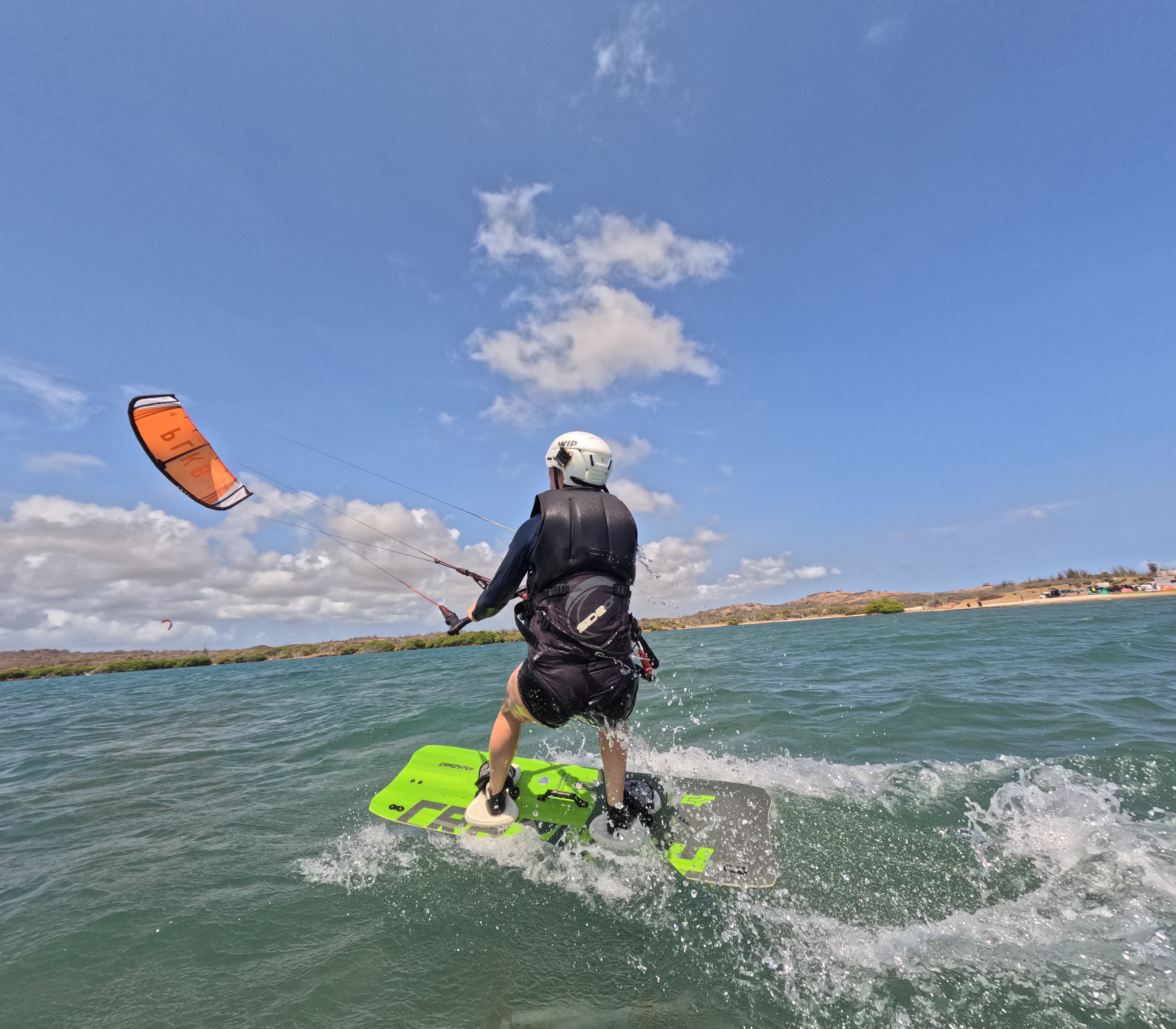 Blue wave Kite surfing (3)
