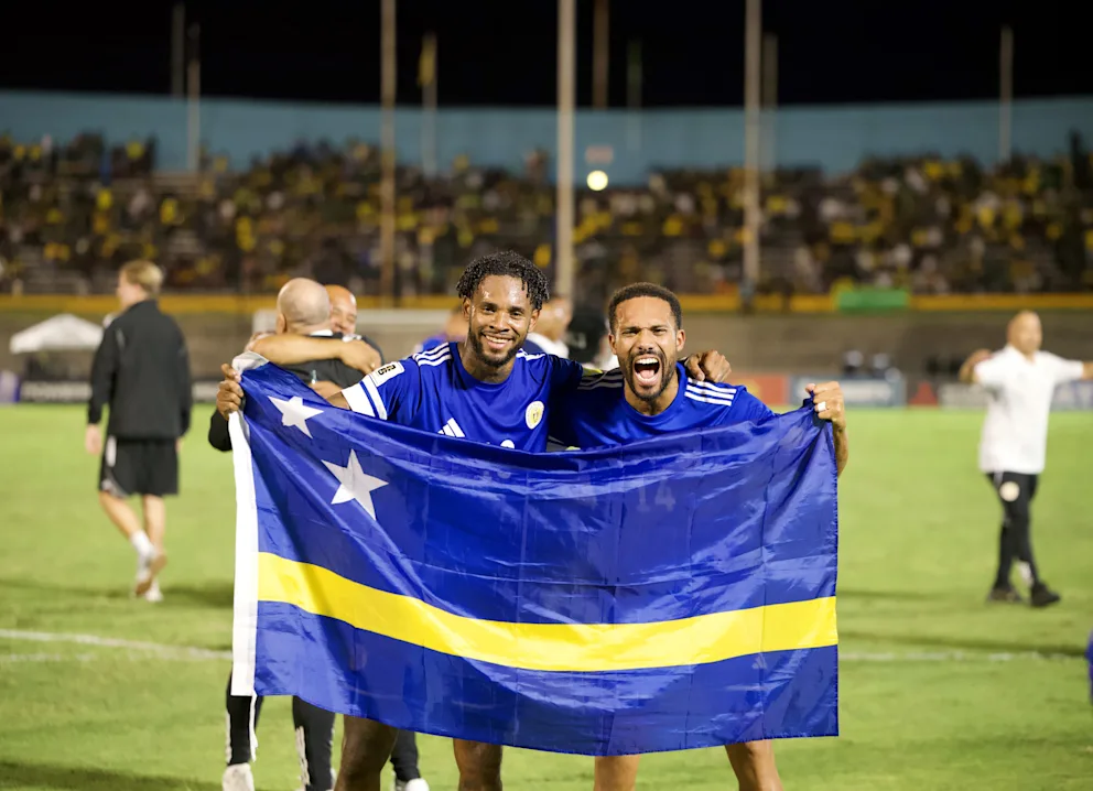 Blue Wave players with Curacao flag