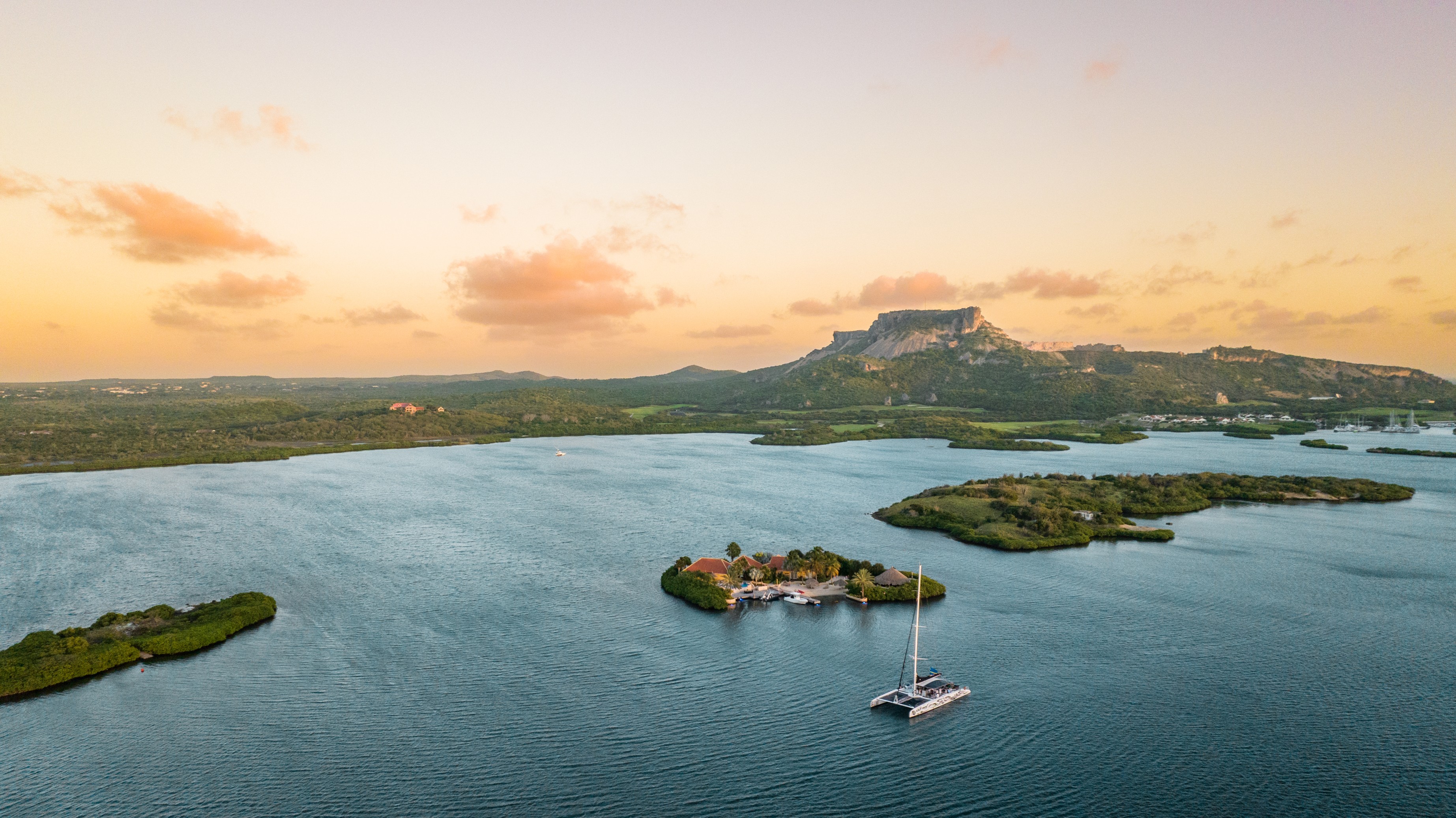 How many days on curacao