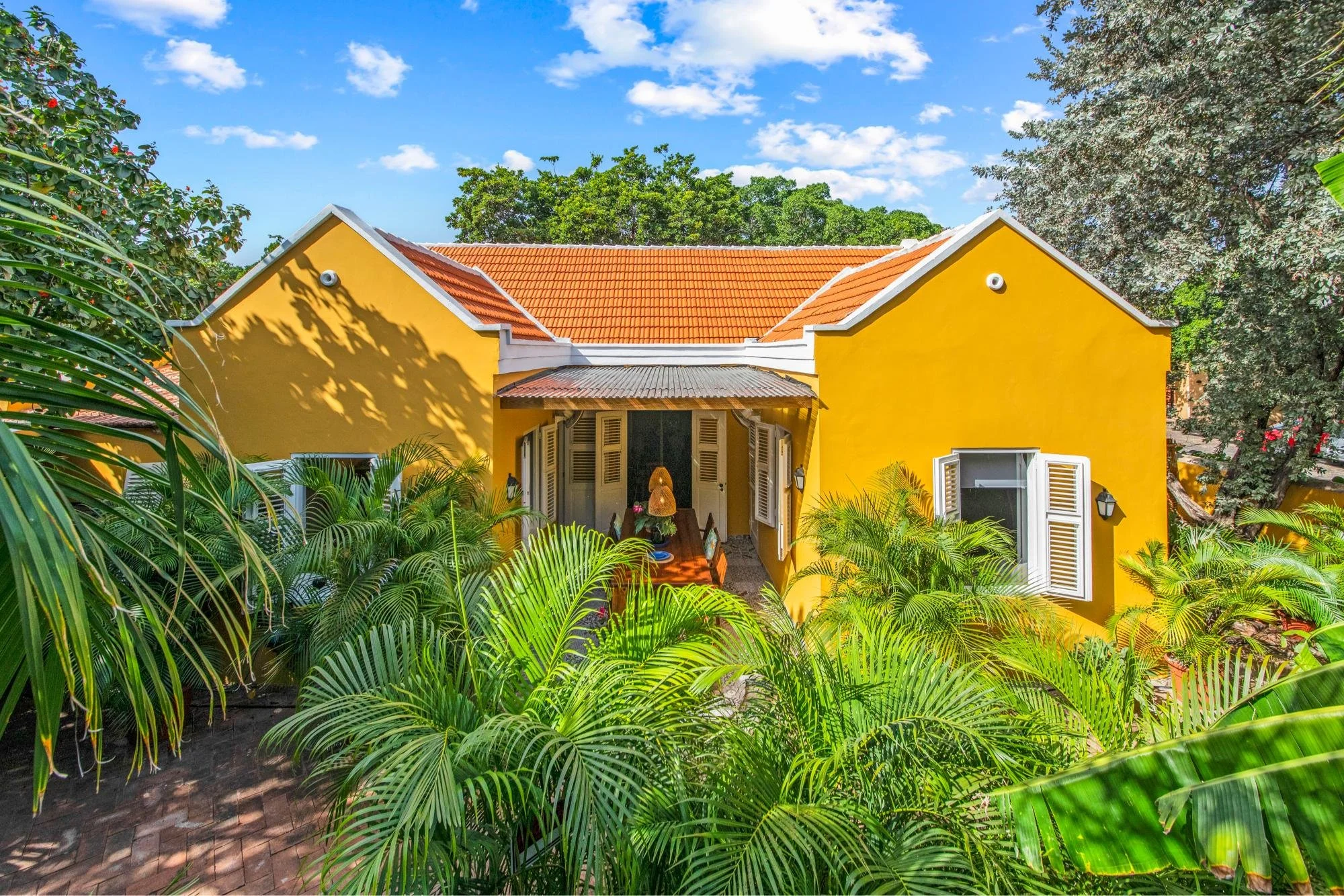 Curacao gardens at hulanda village (1)