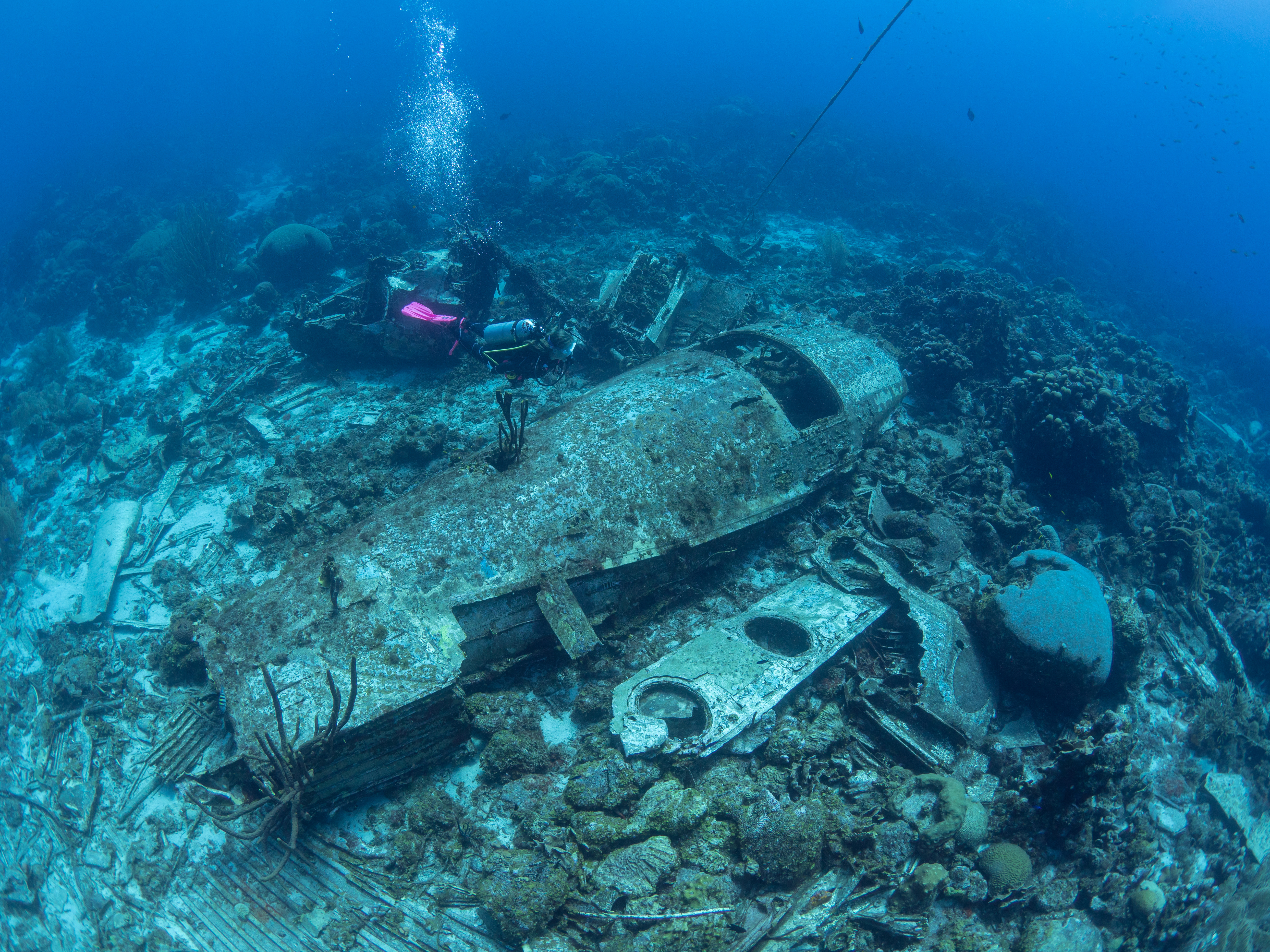 Elvins plane wreck - curacao diving