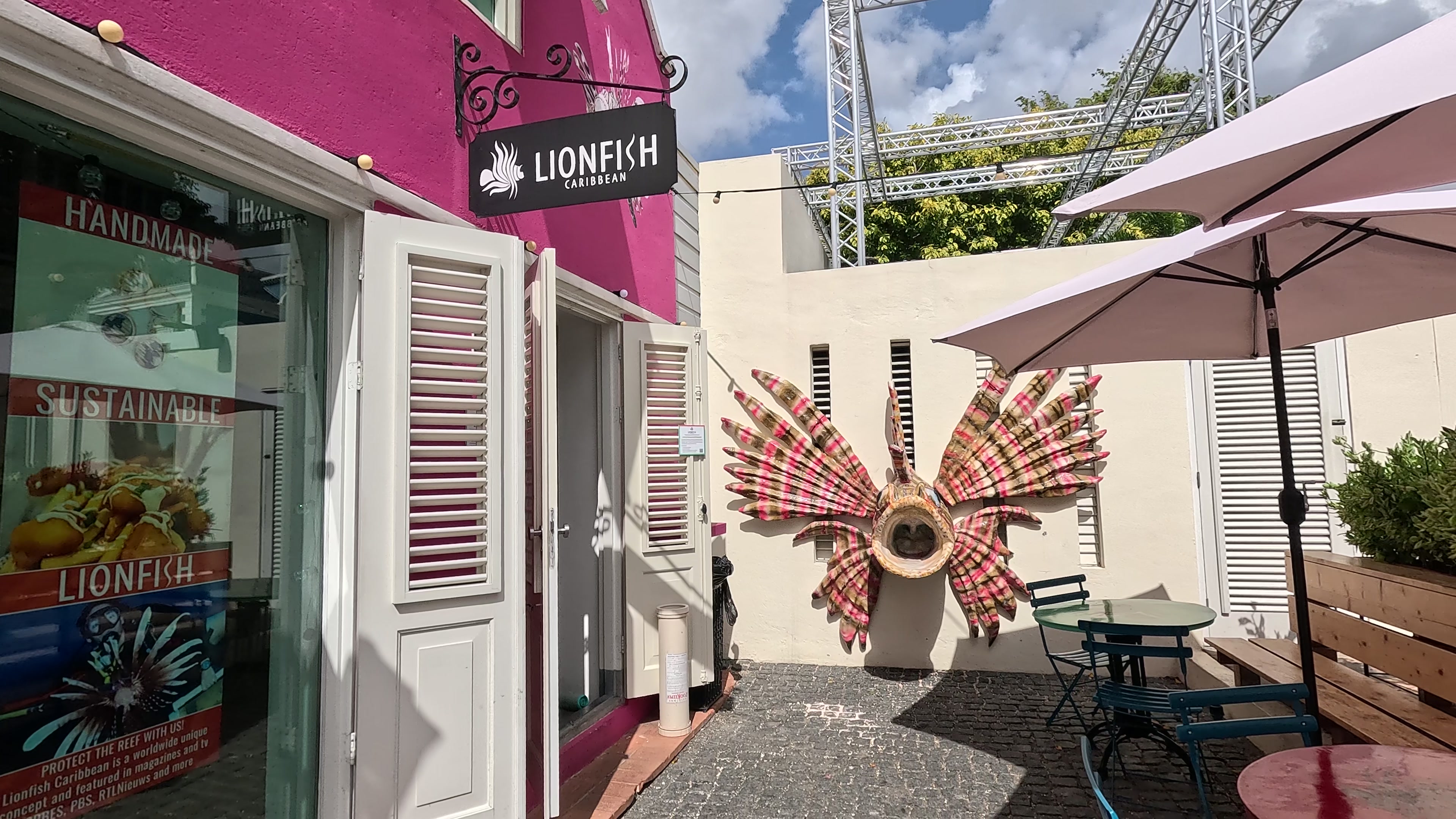 Lionfish Caribbean Curacao (1)