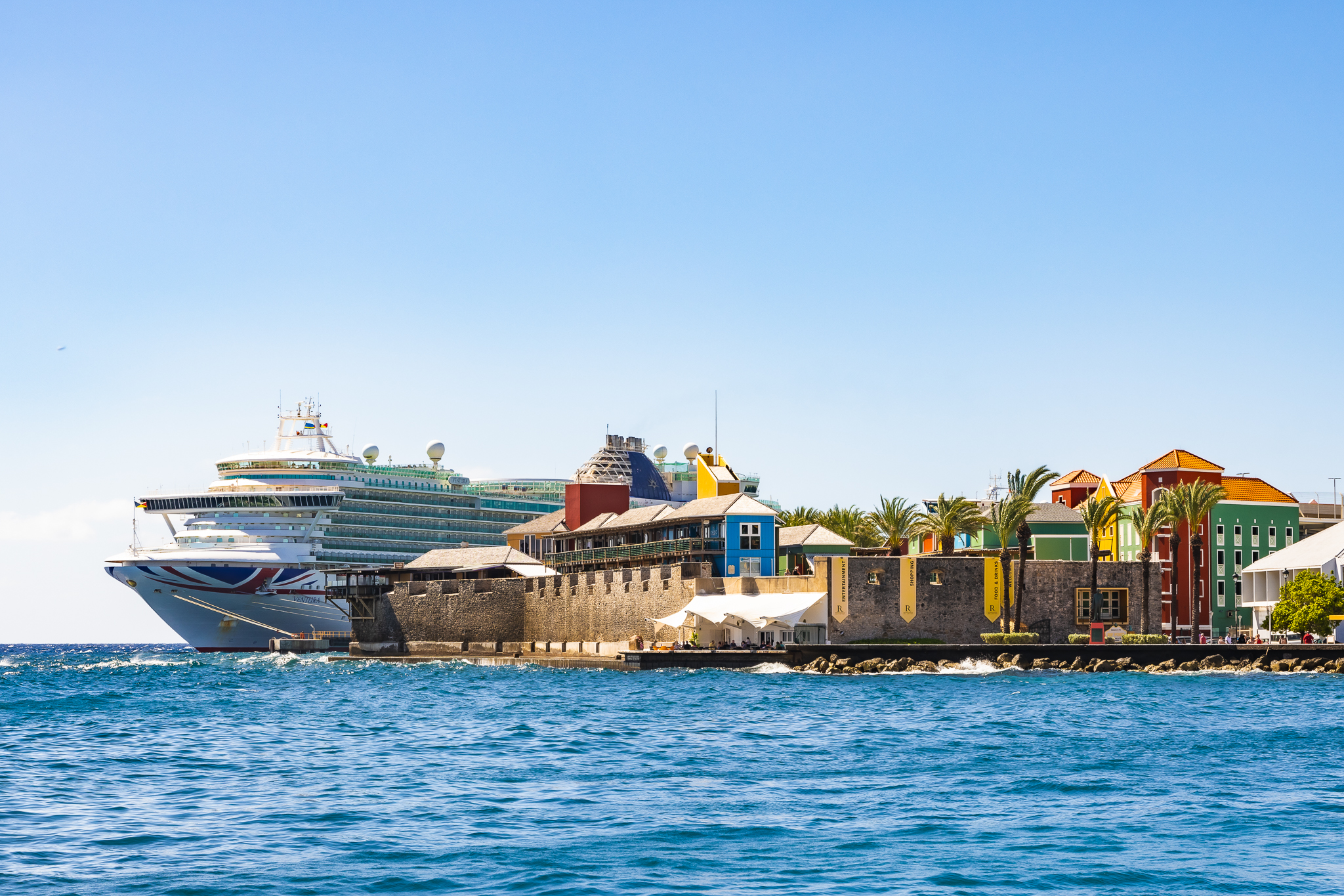 Cruise ship at Riffort