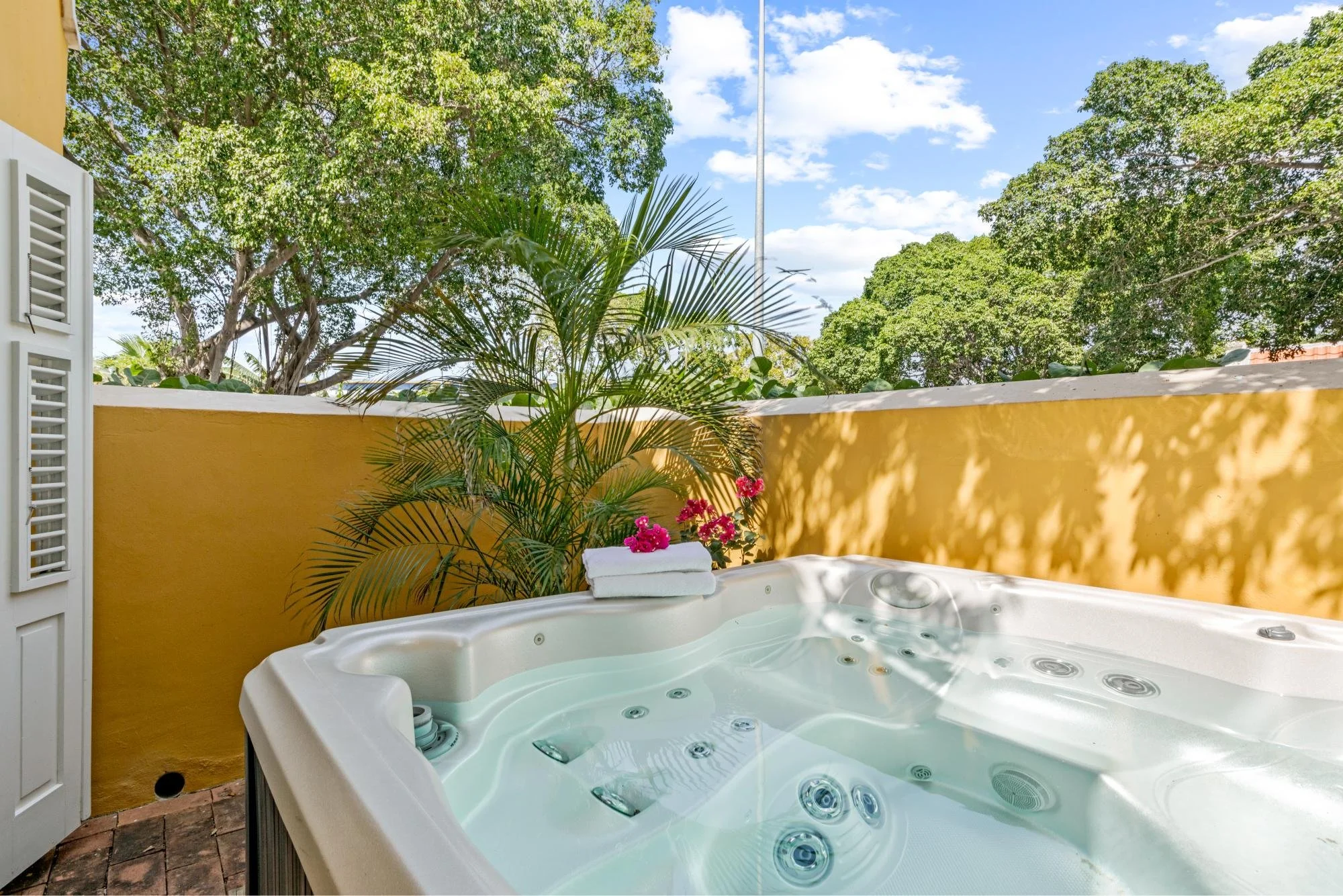 Curacao gardens at hulanda village (2)