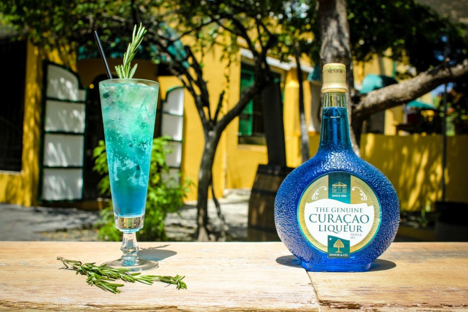 How To Pronounce Blue Curaçao