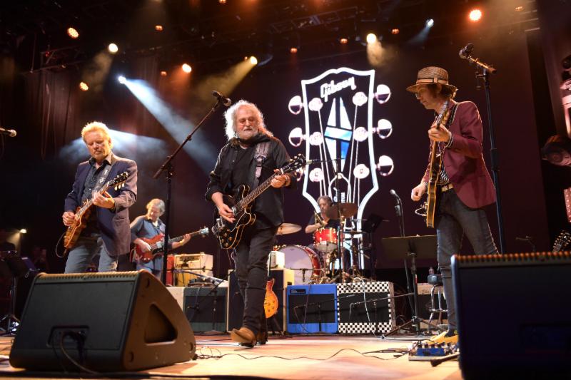 Lee Roy Parnell, Ray Wylie Hubbard and Aaron Lee Tasjan jam.
