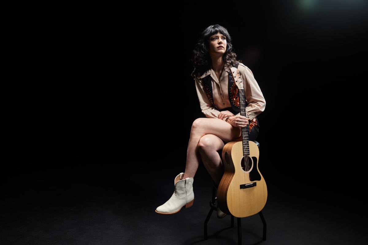 Nikki Lane with the Gibson Generation Collection G-00.