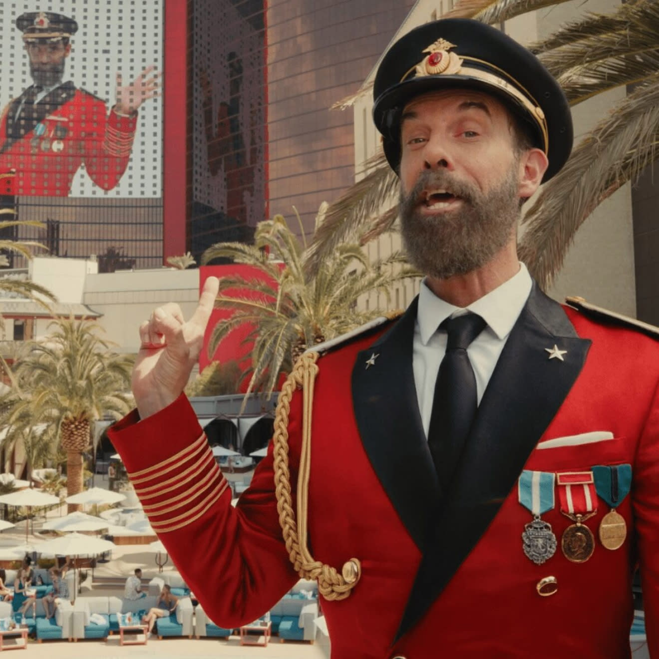 Hotels.com promo of Captain Obvious