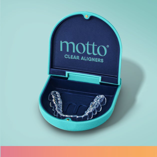 Motto clear aligners case, highlighting a discreet teeth straightening option without braces or wires.