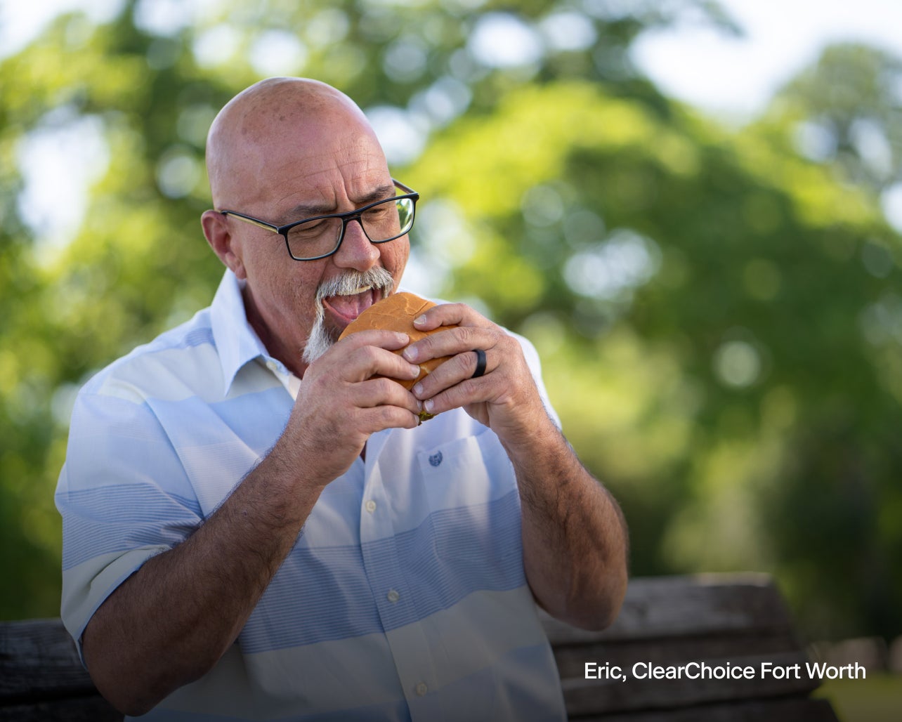 An image Eric, a ClearChoice dental implant patient from Fort Worth, enjoying a healthy meal outside.