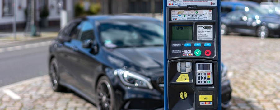 Temporäre Parkautomaten: Berliner Verkehrsstadträtin wehrt sich gegen den Vorwurf der Geldverschwendung