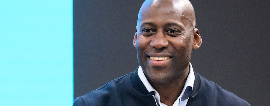 Erst schief, nun auch schlecht gealtert: Wie Joe Chialo einmal die CDU Berlin mit Rammstein und Roland Kaiser verglichen hat