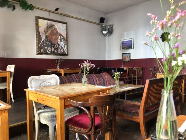 Hummus und gebackene Aubergine im Yafo