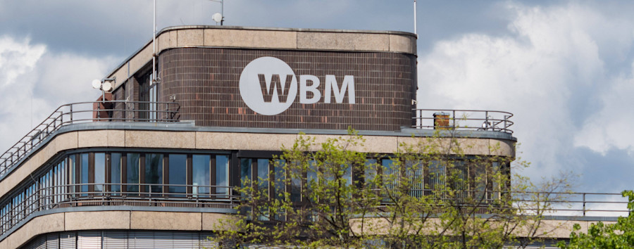 Unzumutbare Verhältnisse in Berliner Wohnhaus – nach Erwerb durch die Stadt