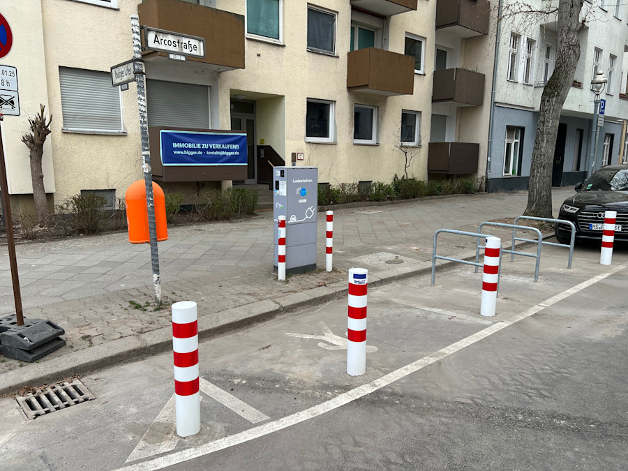 !!! Bitte hier die entsprechende Meldung einfügen: Verkehrsposse Charlottenburg-Wilmersdorf