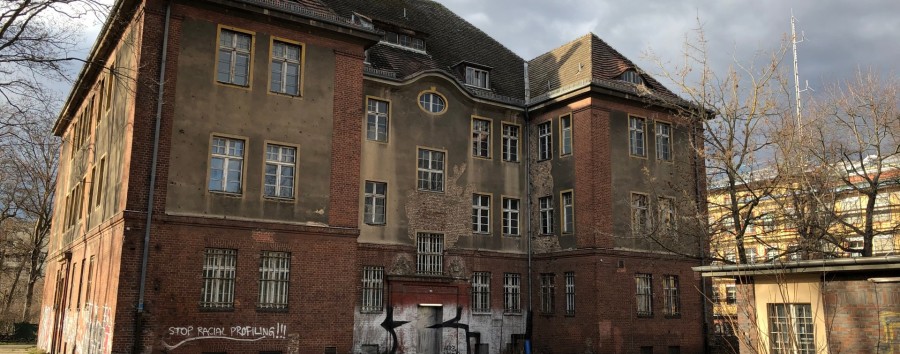 60 Monate im Container: Bezirksamt Mitte schreibt Ersatzquartier für Tucholsky-Grundschule aus