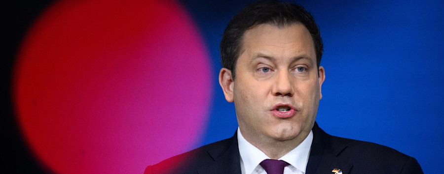 „Ehegattensplitting abschaffen“: Lars Klingbeil zu Gast bei Frauennetzwerk „Frauen 100“ in Berlin