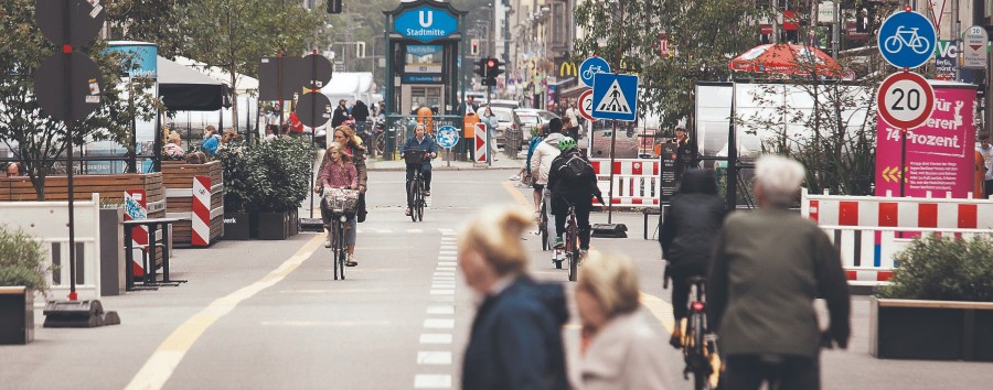 „Nur die Radfahrer müssten nicht sein“: So denken Menschen vor Ort über die Friedrichstraße