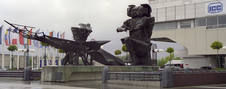 Skulptur liegt seit 2005 in Messe-Halle: Wird „Alexander vor Ekbatana“ jemals wieder ausgestellt?