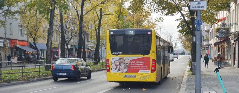 Dixi-Klo blockiert Busspur