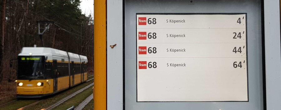 Riesige Umleitung für Autos in Treptow-Köpenick: Nur die Tram kommt durch die Baustelle am Adlergestell – aber fährt bloß alle 20 Minuten