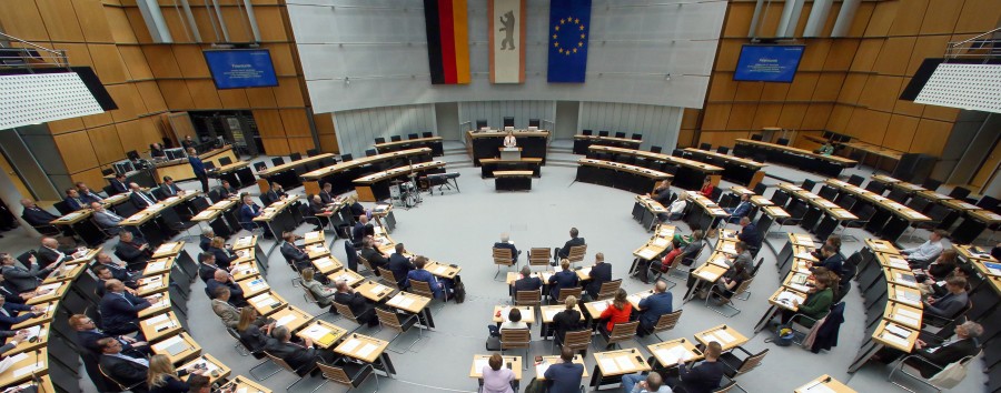 Verweigerung im Berliner Abgeordnetenhaus: Schwarz-Rot drückt sich um Debatte über Radwege und Enteignungen