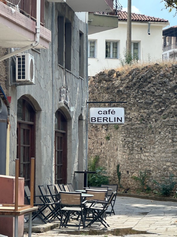 Grüße von Gary Menzel aus Kastorias, Griechenland