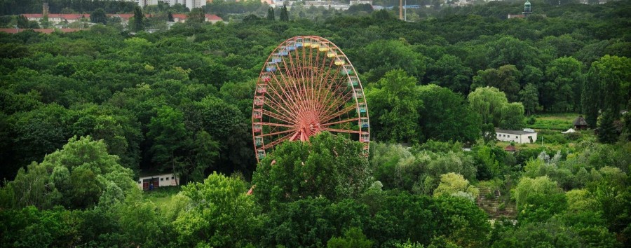 Wahrzeichen im Plänterwald: Grün Berlin schreibt Wiederbelebung von Riesenrad im Spreepark aus