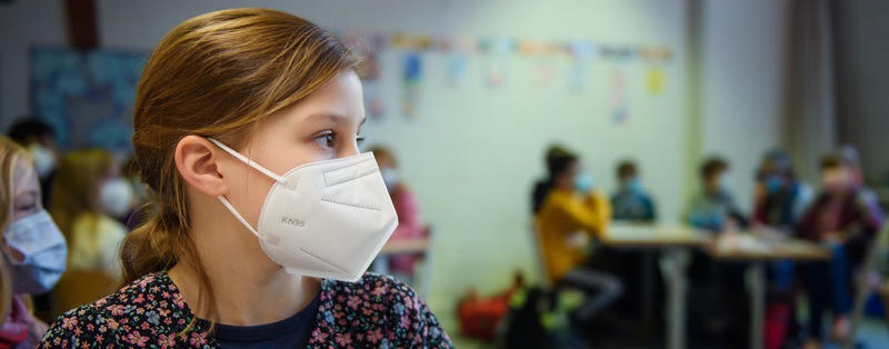 Maskenpflicht an Schulen – Berlin verschläft es mal wieder, Schule regelt selbst