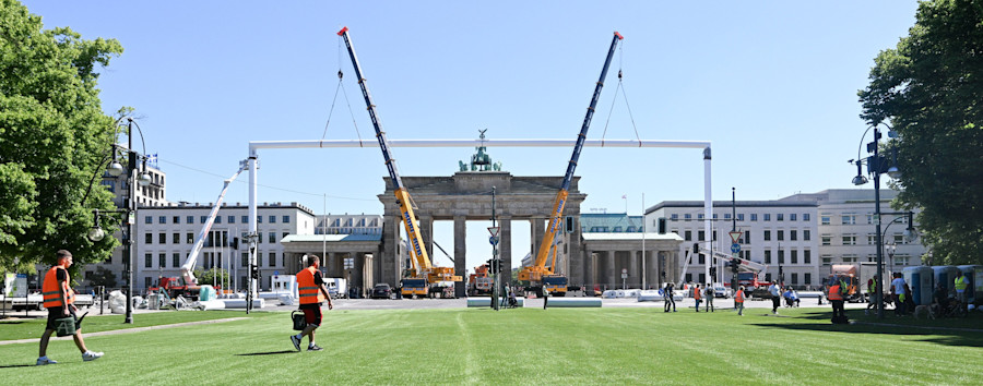 Fanmeile in Berlin: Neue Auffälligkeiten bei Auftragsvergabe