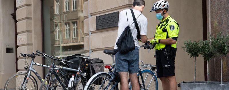 Polizei sucht lange Unterhosen für die Fahrradstaffel
