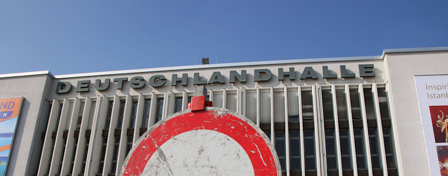 Vergesslicher Senat vergisst vergessene Schilder: Wo Deutschlandhalle und Flughafen Tegel noch immer existieren