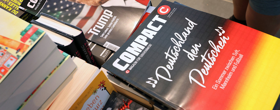 Kunde kritisiert Zeitschriftenauswahl: Rechtsextreme Schriften bei Edeka