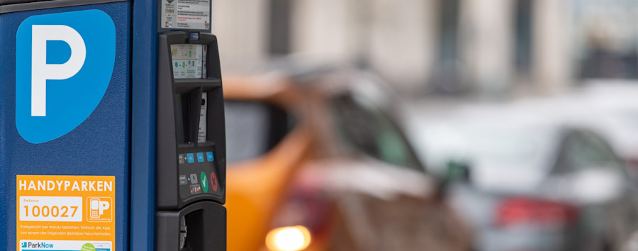 Preiserhöhungen für Parkgebühren? Verkehrssenatorin Bonde lässt sich bei Anwohnerparkscheinen nicht stressen