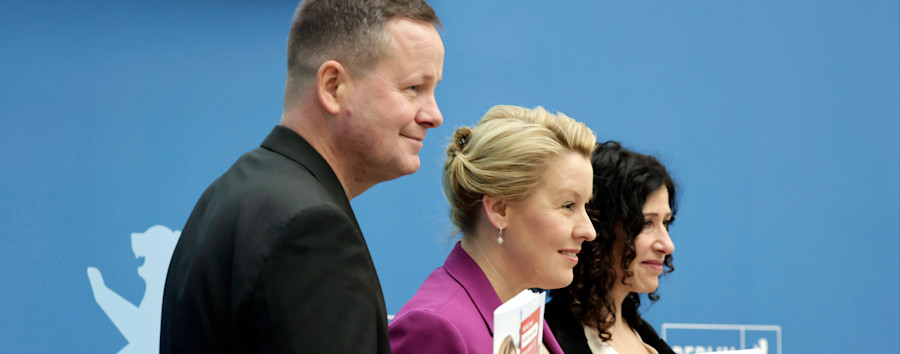 „Wer wird denn weinen, wenn man auseinander geht“: Das sind die Abschiedssongs von Berlins scheidendem Senat