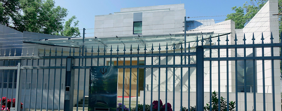 Solidarität mit Protesten im Iran vermutet: Versuchter Brandanschlag auf Iranische Botschaft in Berlin