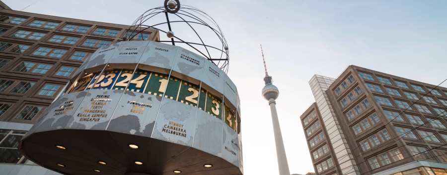 Um eine Stunde aus dem Takt: Berliner Weltzeituhr auf dem Alexanderplatz tickt nicht mehr richtig