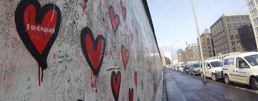 Kurz vor dem Berliner Mauerfall getrennt: Krankenschwester sucht ihre alte Kita-Liebe