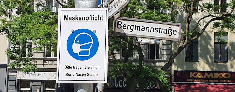 Kreuzberg stellt nach sieben Monaten Maskenschilder auf