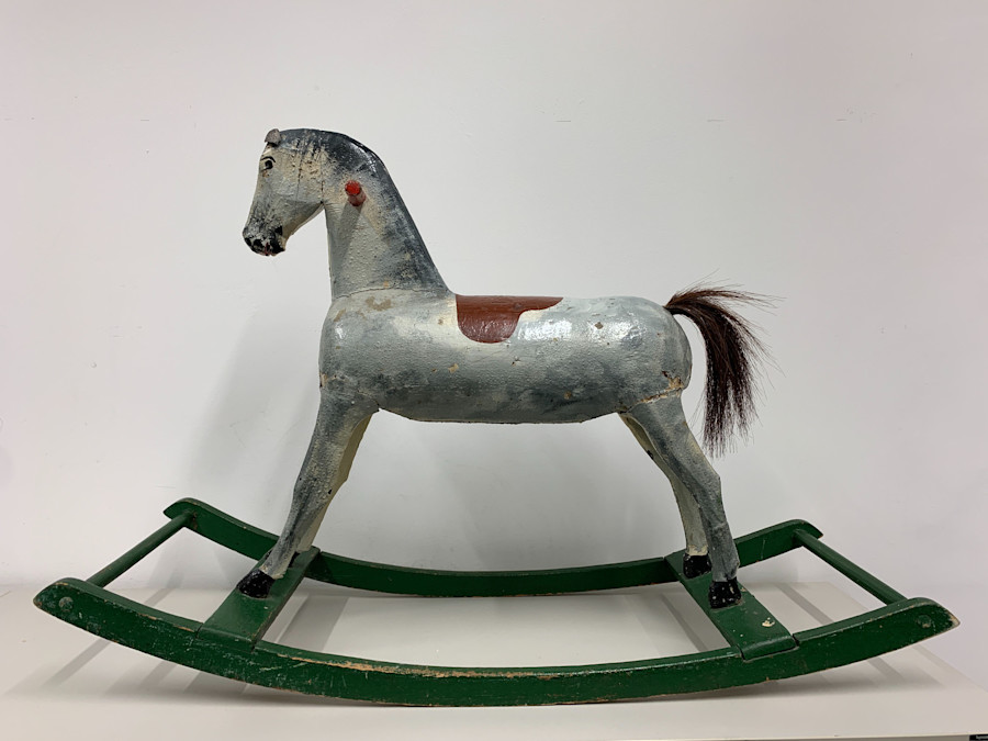 Hochgetauscht - wir bieten ein Schaukelpferd!