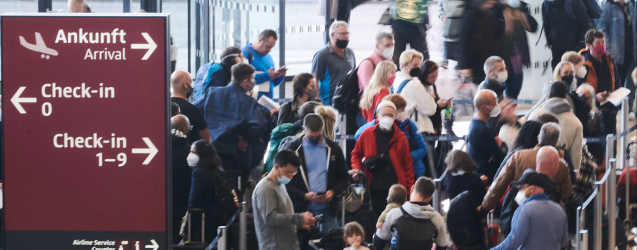 Vom Treppenwitz zum Running Gag: Fitnesstests statt Fahrstühle und lange Schlangen am Flughafen BER