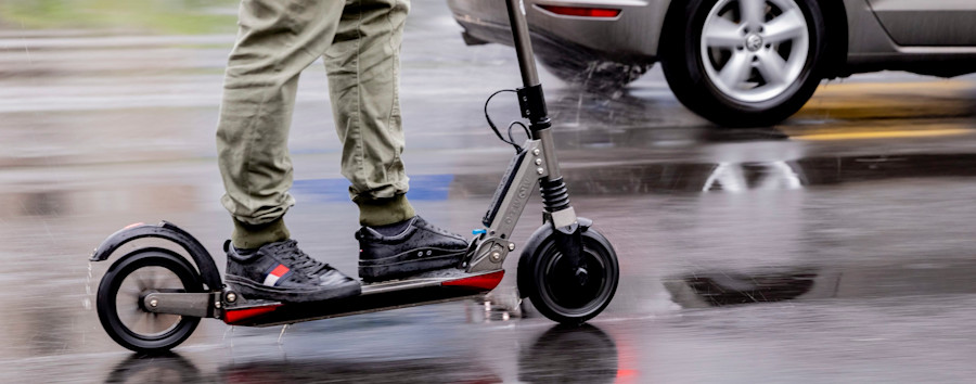 Im Eilverfahren entschieden: Bekifft E-Scooter zu fahren, kann laut Verwaltungsgericht Berlin zum Entzug des Führerscheins führen
